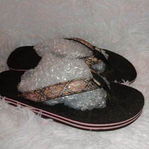 MUK LUKS WOMENS SANDALS Colorful Patterned Flip Flops